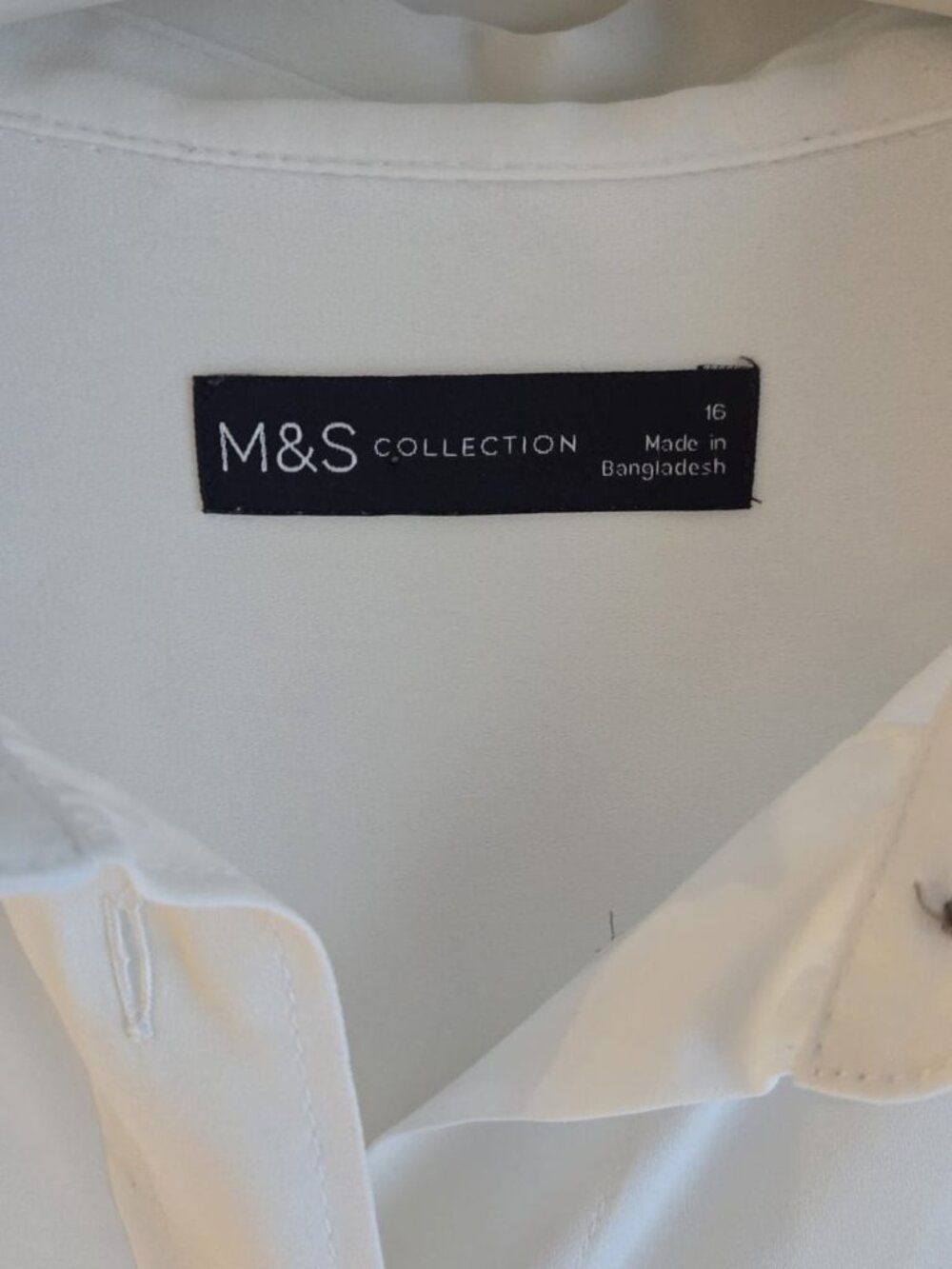 NWOT M&S Collection Ivory Flowy Button-Down Blouse Size 12 100% Polyester - Picture 3 of 10